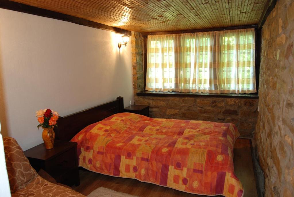 Къща Балканец Balkanets (Lovech) Bilik gambar